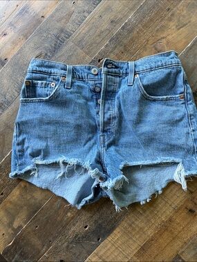Classic High-Rise Levi’s Denim Shorts